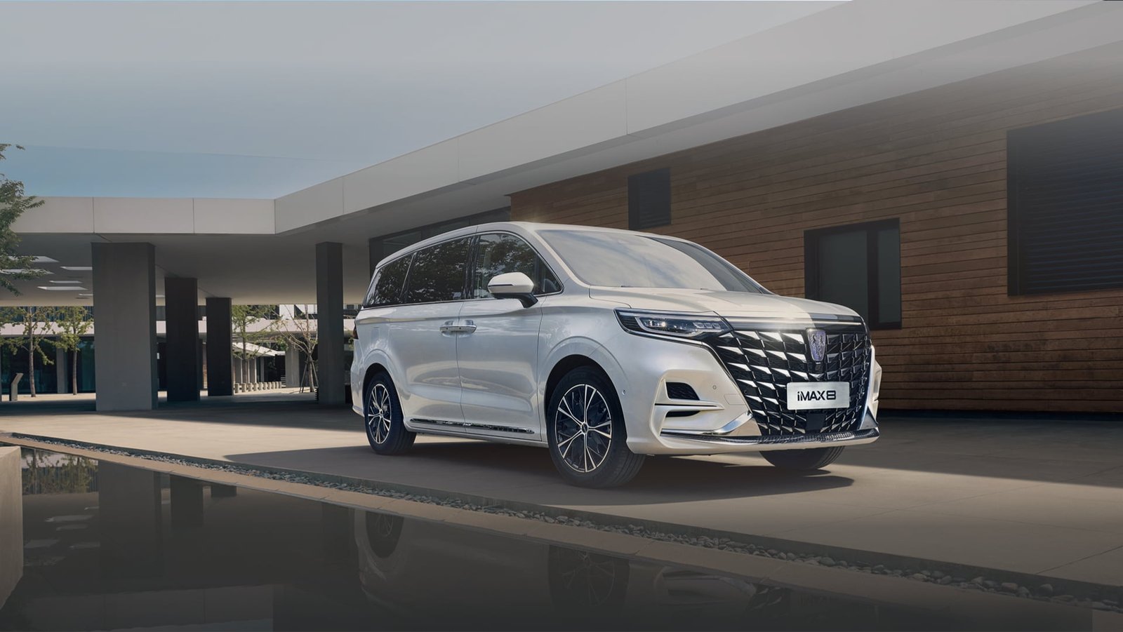 Roewe iMAX8